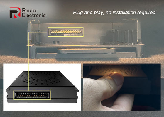 Interfaccia video per auto con sistema Linux Riproduci e plug-in Mercedes Benz